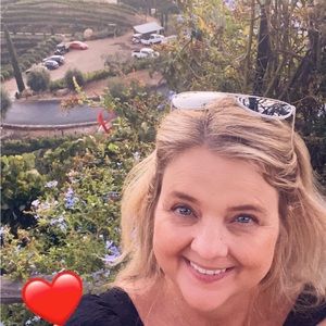 Meet your Posher, Lisa